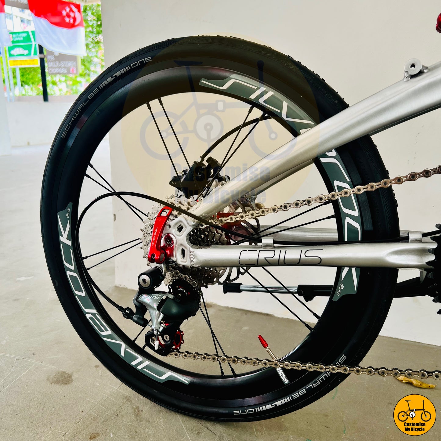 High-performance Shimano gear system for seamless shifting