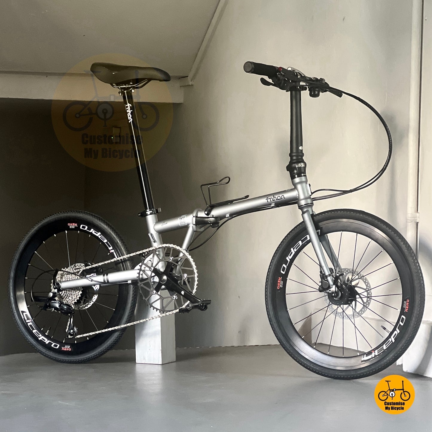 风行蚂蚁腿 fgd2018 22 寸 折叠 自行车 禧玛诺 9 速 铬钼钢 车架 灰色