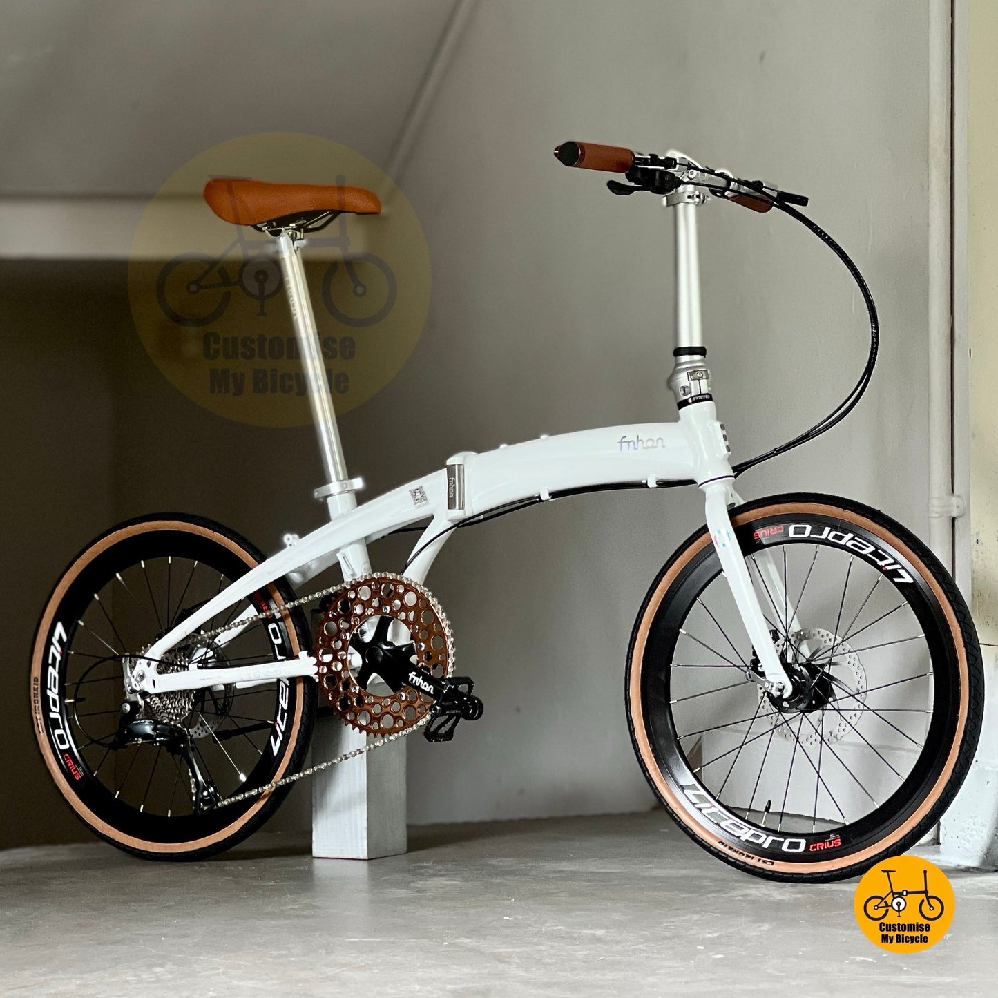 Sepeda Lipat Fnhon Tornado 22 Inci Shimano 9 Kecepatan Warna Putih Dreamy