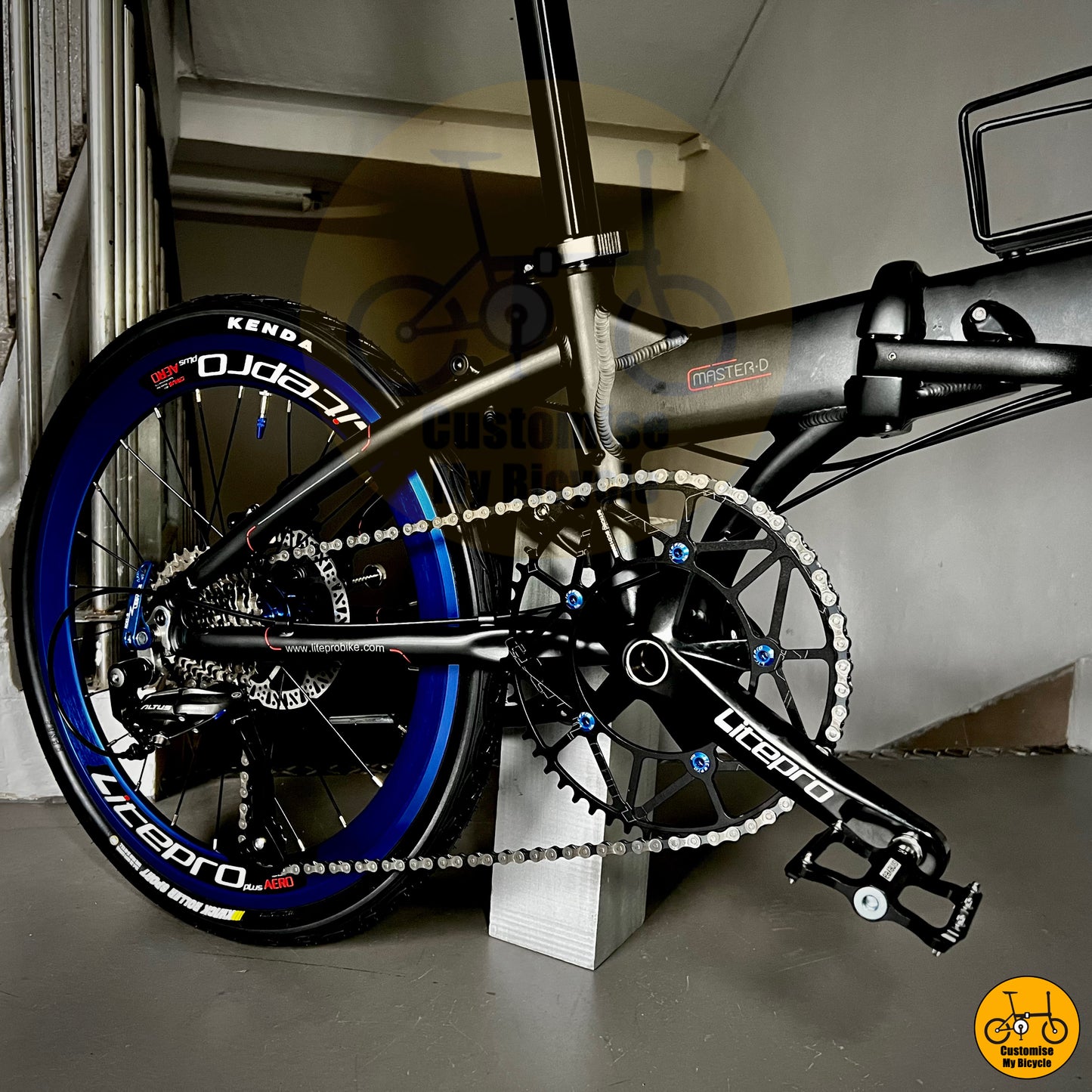 Matte Black & Blue Crius Master 22-Inch Folding Bike – A Perfect Blend of Style & Strength
