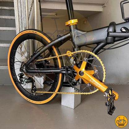 Gold Accent Crius Master 22-Inch Foldie – A Bold & Elegant Design for Performance Riders
