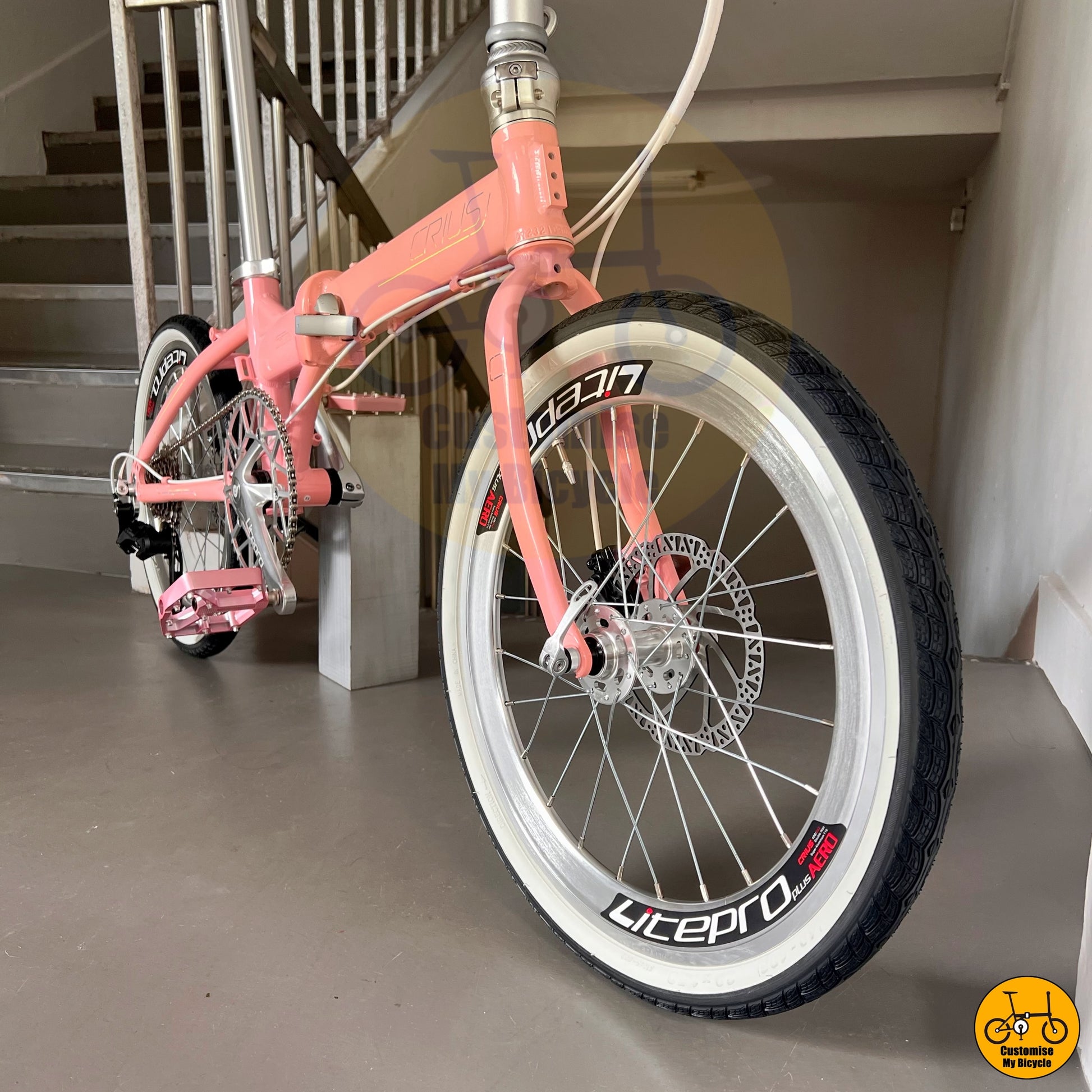 White Wall Tyre Crius Master 22-Inch Foldie – Classic & Eye-Catching Design
