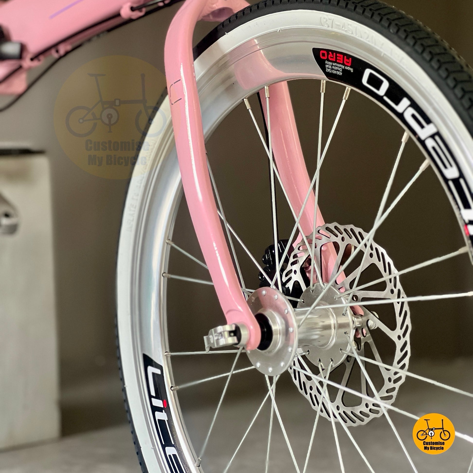 Close up of Litepro aero high profile front wheel
