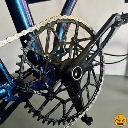 Premium crankset on Commuter-friendly folding bicycle with stylish and modern design
