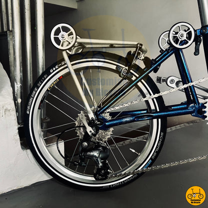 Shimano 10 Gears Tiagra on Lightweight and sturdy frame for smooth cycling performance
