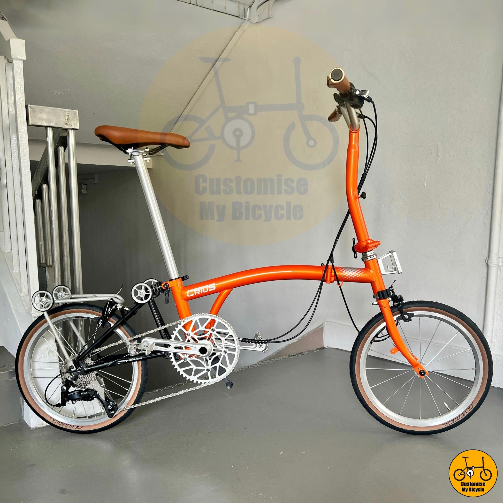 Crius Trifold with ergonomic handlebars and comfortable saddle
