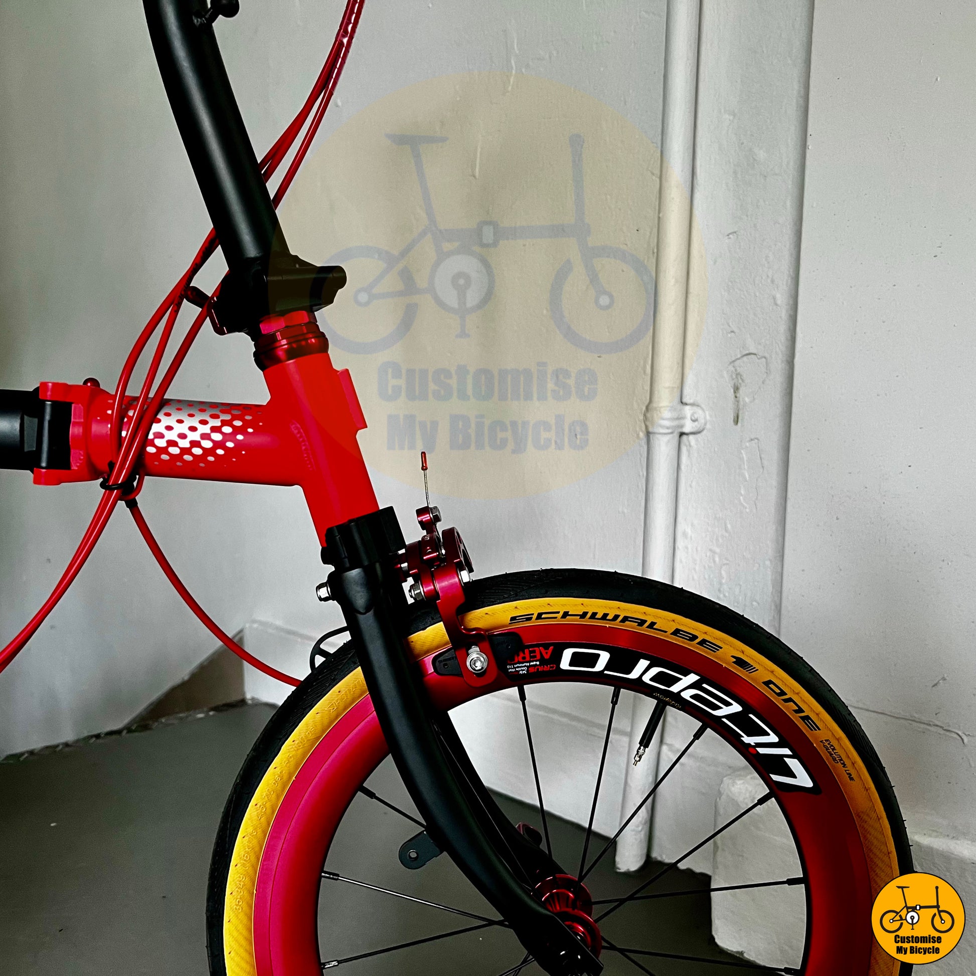 Premium foldie with Schwalbe One tyres for smooth and efficient city rides
