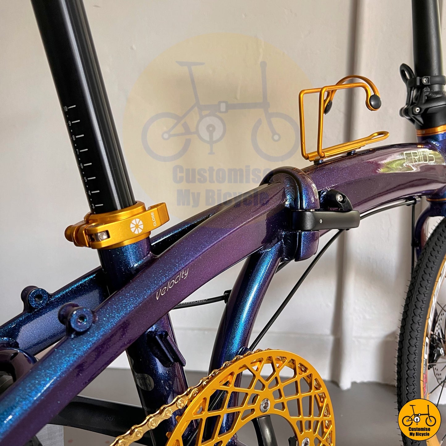 Lightweight Folding Bike – Smooth Ride for City Adventures
