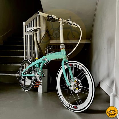 Lightweight and portable Crius Velocity 22-inch Folding Bicycle for city rides
