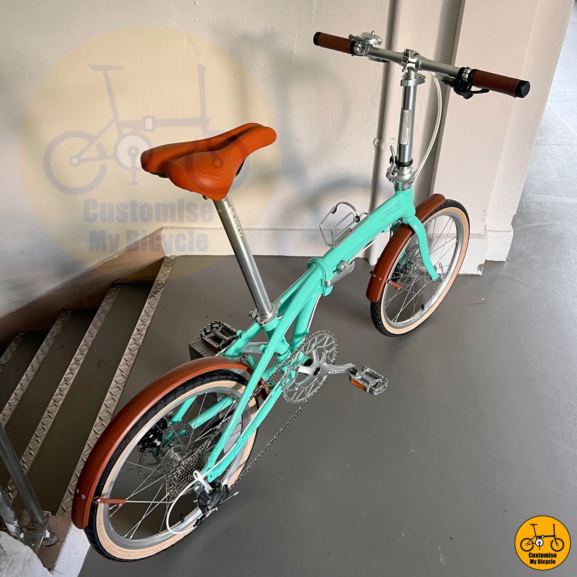 Stylish and functional commuter bike with elegant curves
