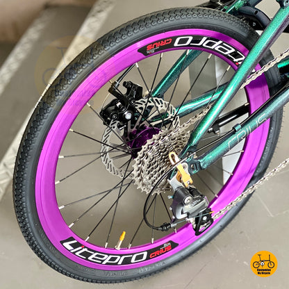 Crius Velocity folding bicycle Shimano 9 gears drivetrain close up
