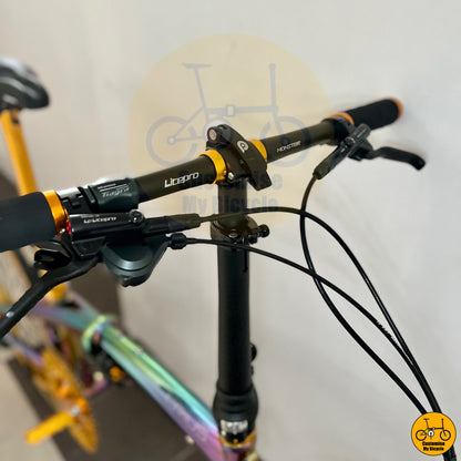 Hydraulic disc brakes for precise stopping power on city roads
