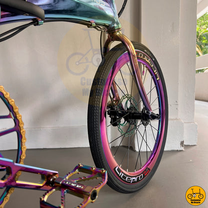 Premium quality Maxxis DTH 451 tires with lightweight yet durable construction
