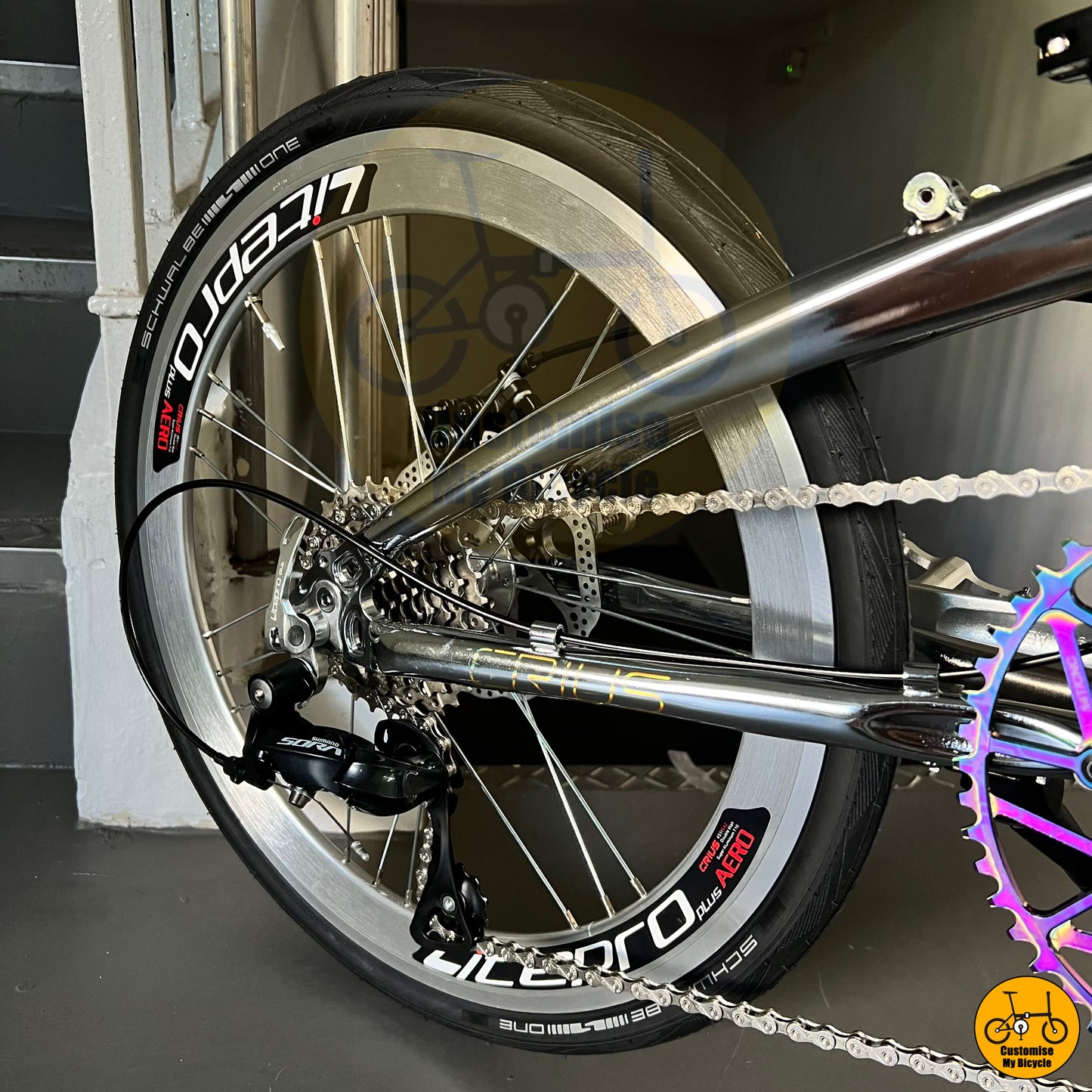 Precision rear derailleur with seamless gear shifting for city commuting
