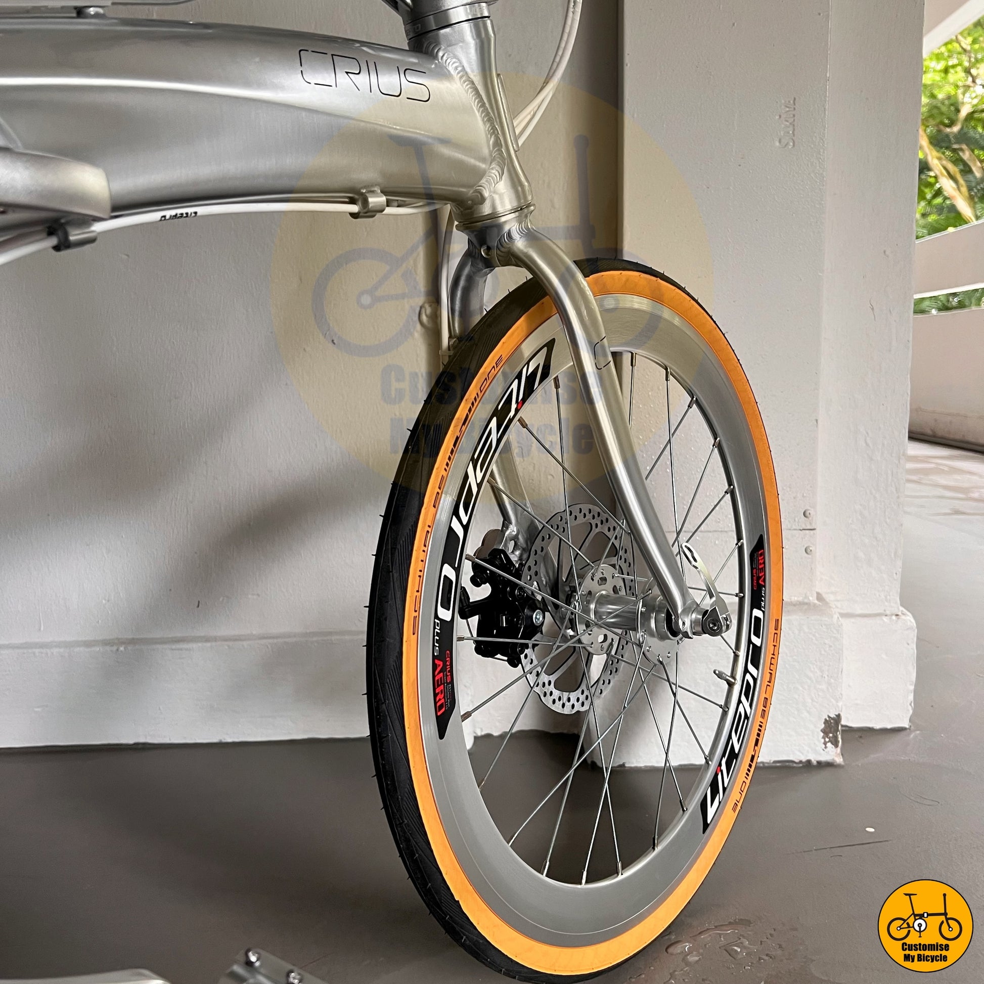 MRT-friendly foldable bicycle with a lightweight and compact frame
