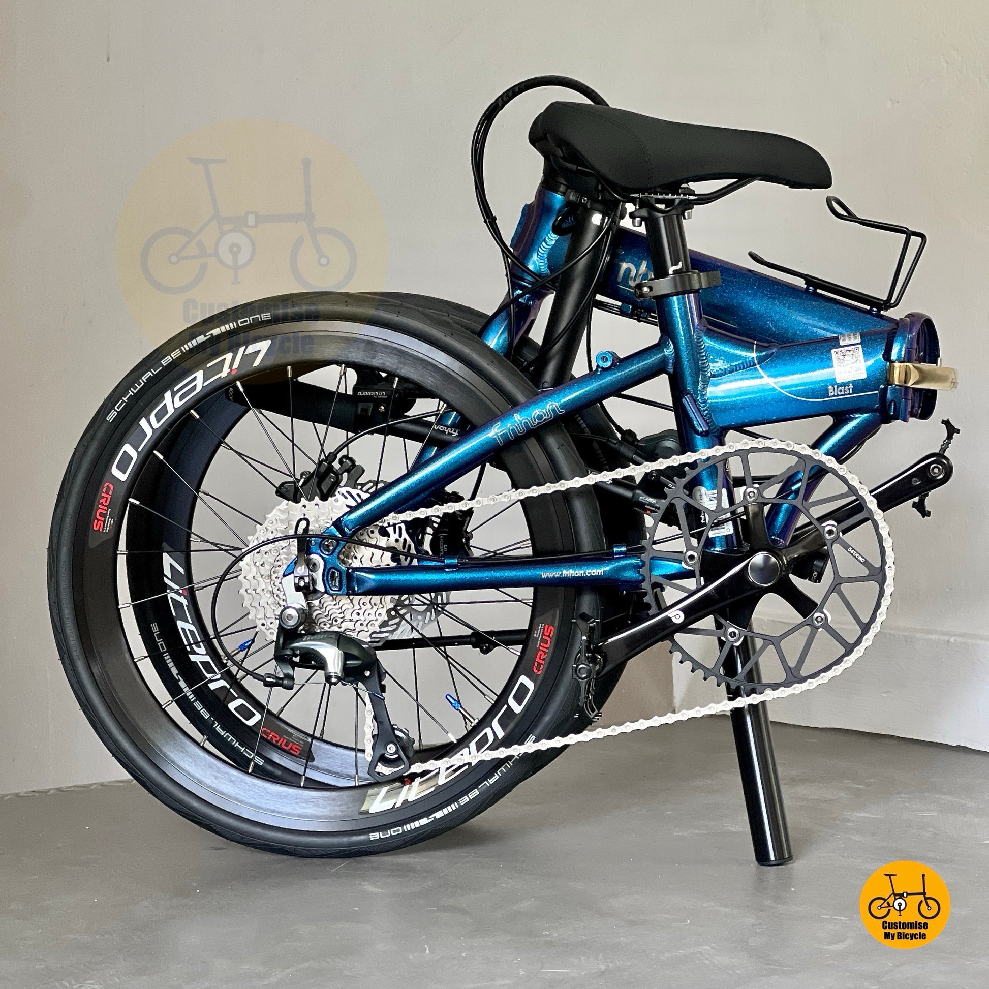 Folding side is 75x65x35cm