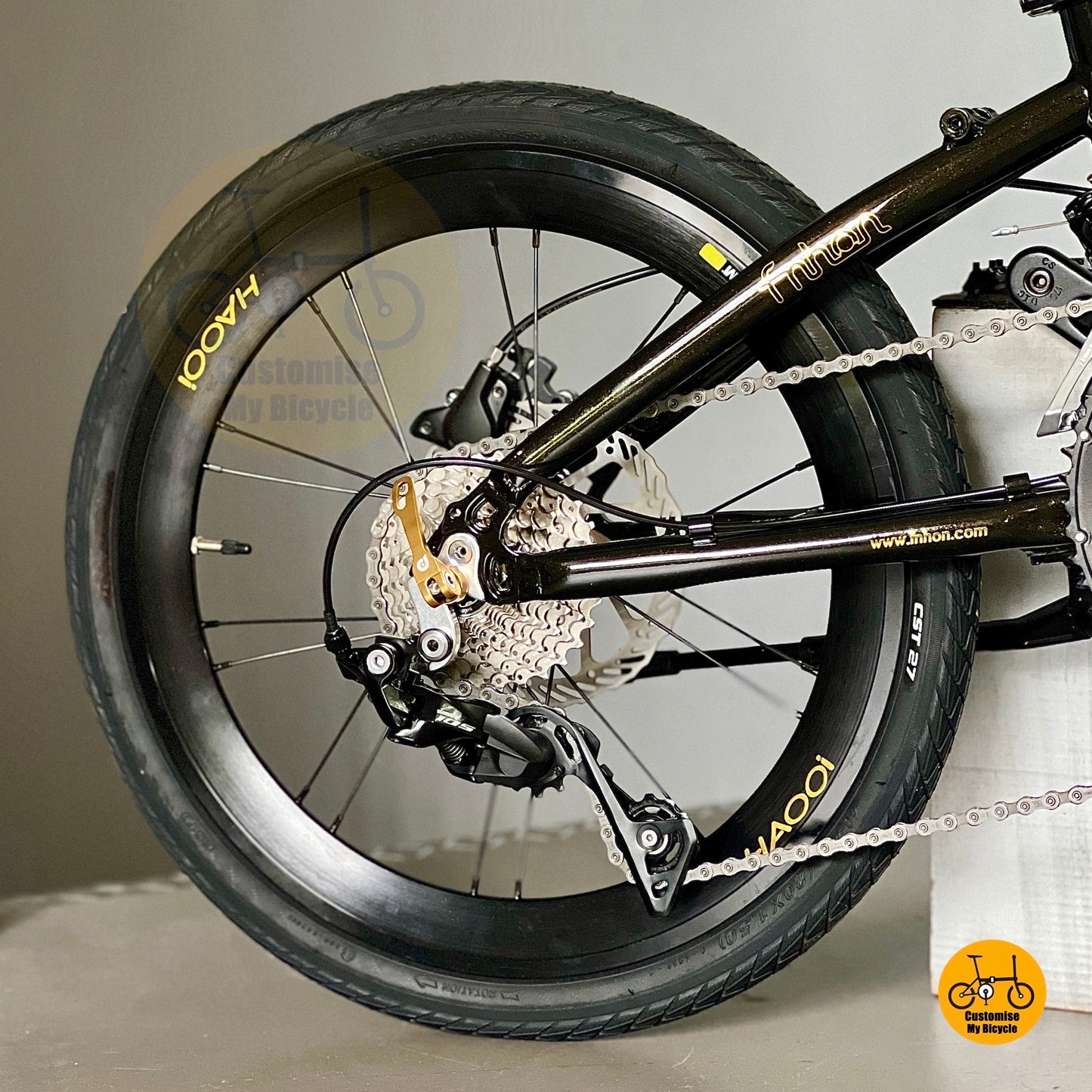 Close up of Shimano 105 2x11 gears showing smooth shifting performance
