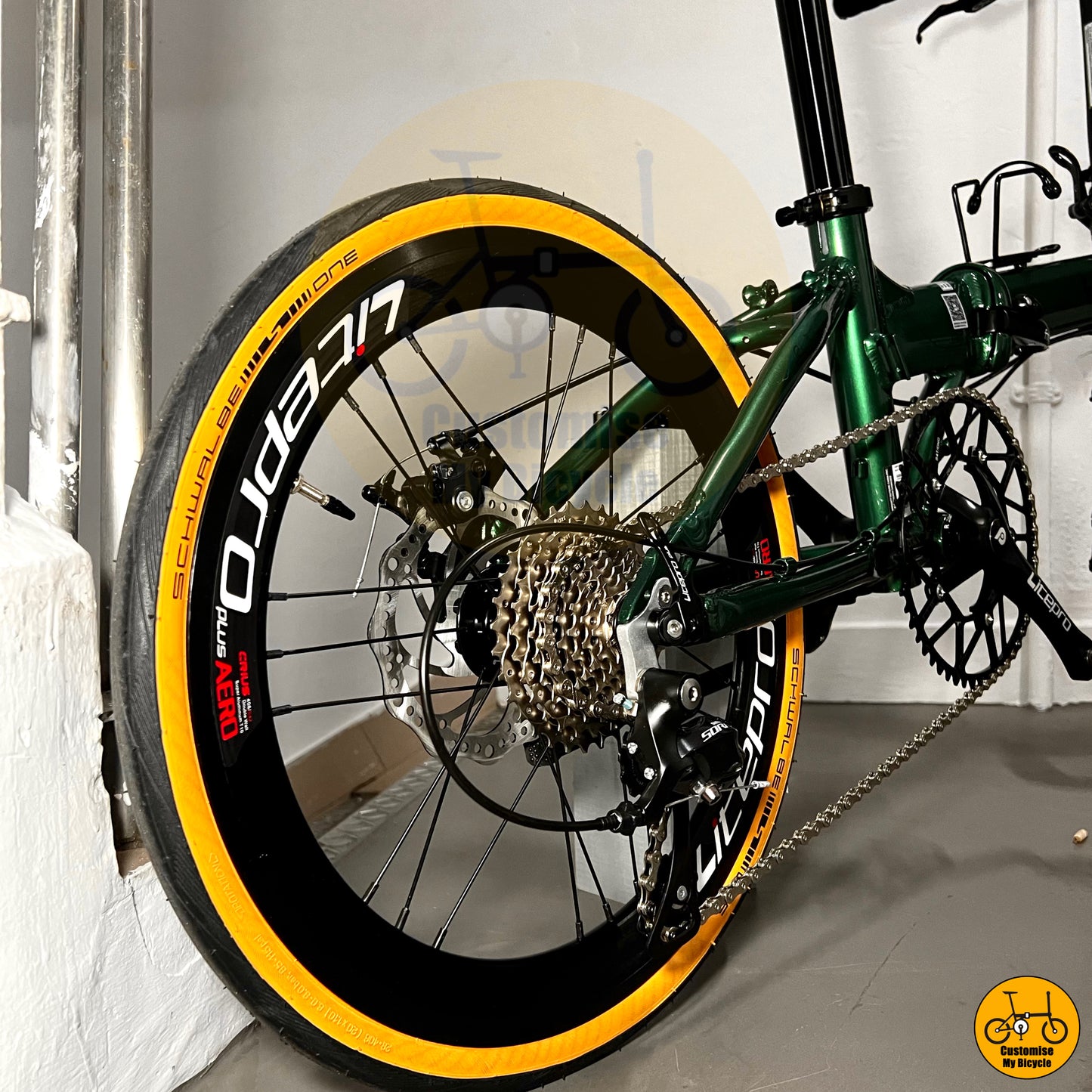 Schwalbe One 406 tyres on Fnhon Blast 20-Inch Foldable Bike – Smooth & Stylish with a Nature Feel
