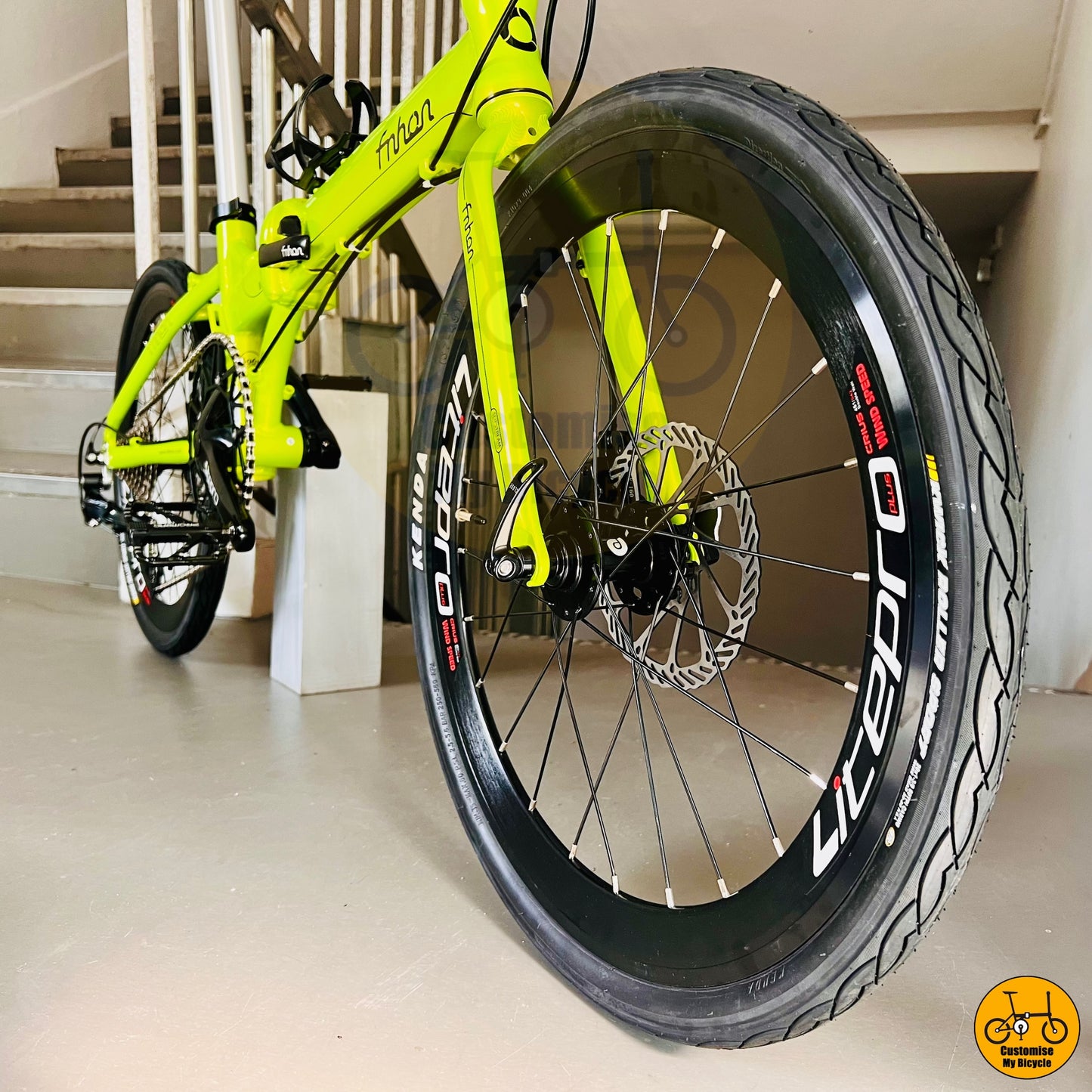 Lime Green Fnhon Blast 22-Inch Folding Bike – A City Cyclist’s Ultimate Ride
