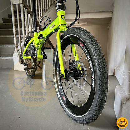 Lightweight aluminium frame in bright apple green color
