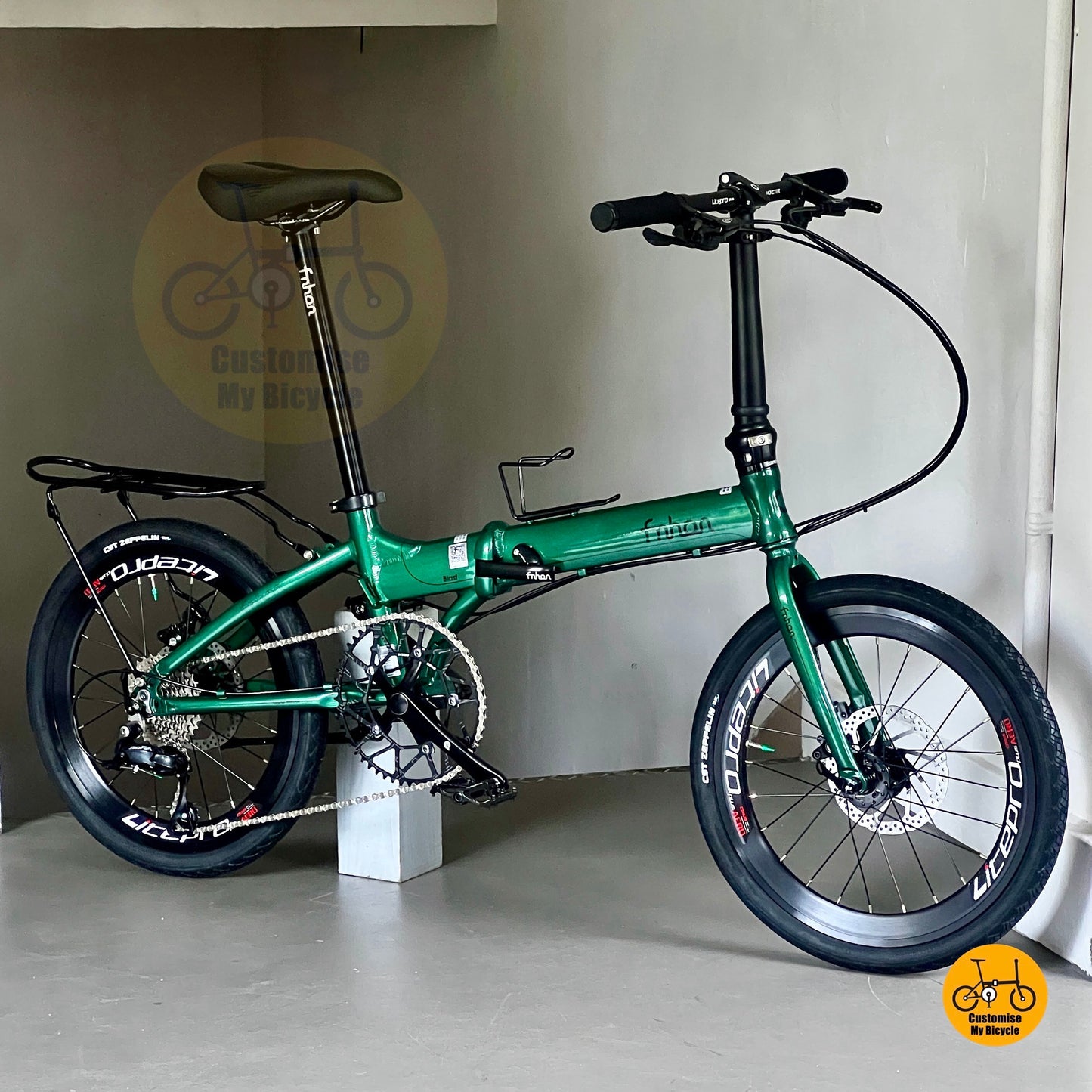 22-inch folding bike with Shimano 9-speed gearing  
