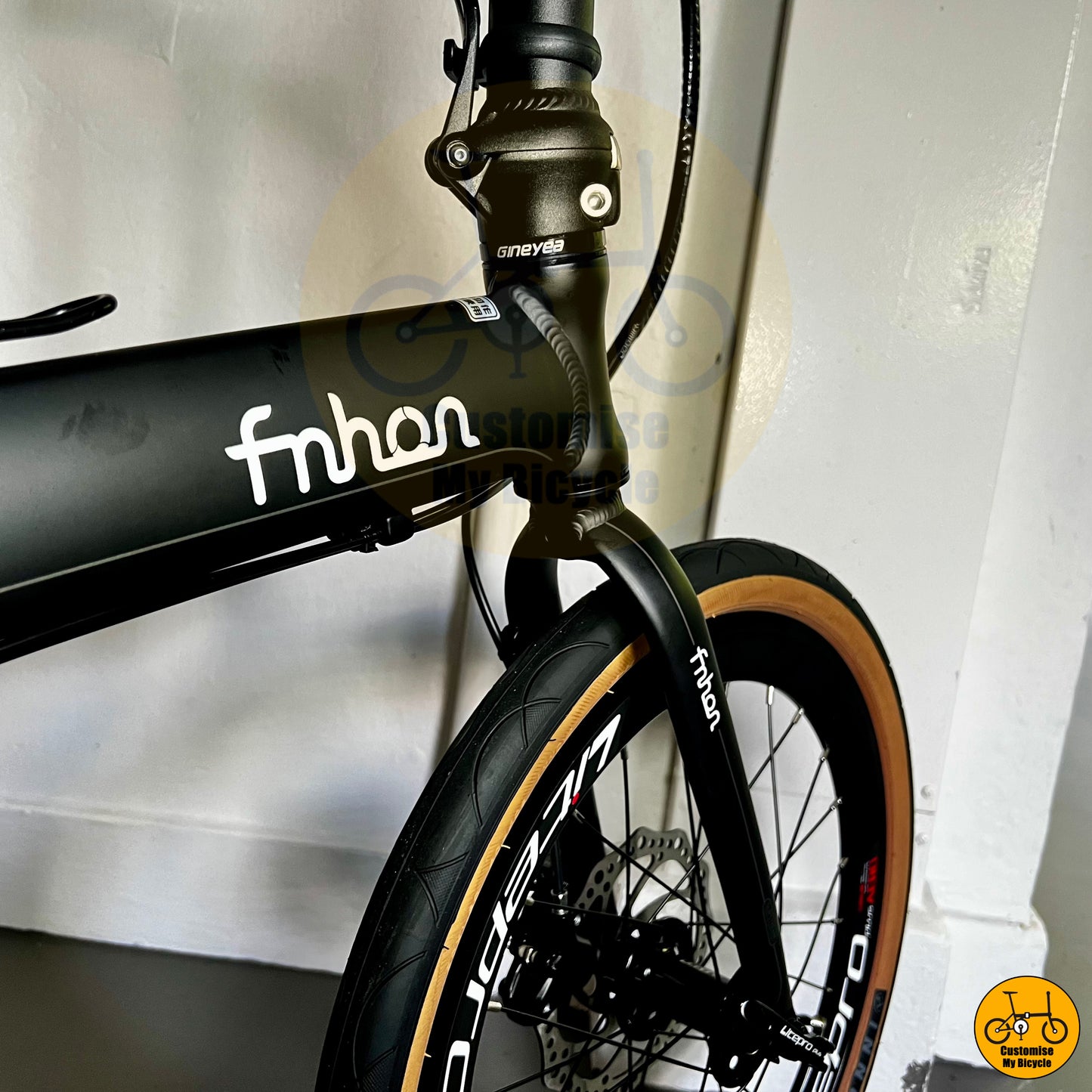 Premium Matte Black Fnhon Blast 20-Inch Folding Bike – Lightweight & Built for Speed

