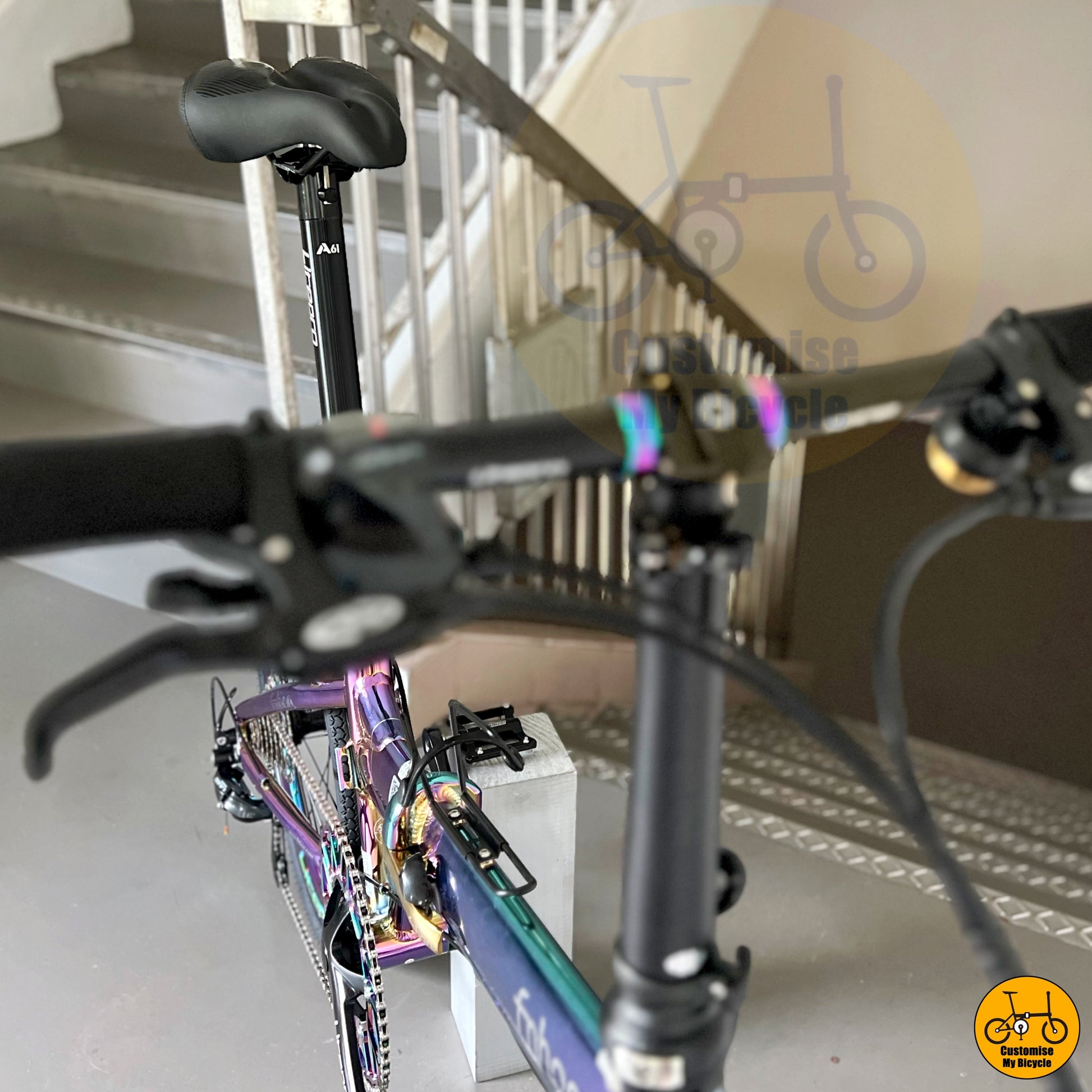 Cockpit Setup of Aurora Colorway Fnhon Blast 22-Inch Folding Bike – Built for Speed & Comfort
