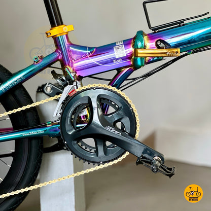 Fnhon Blast folding bike Shimano Sora R3000 crankset close up
