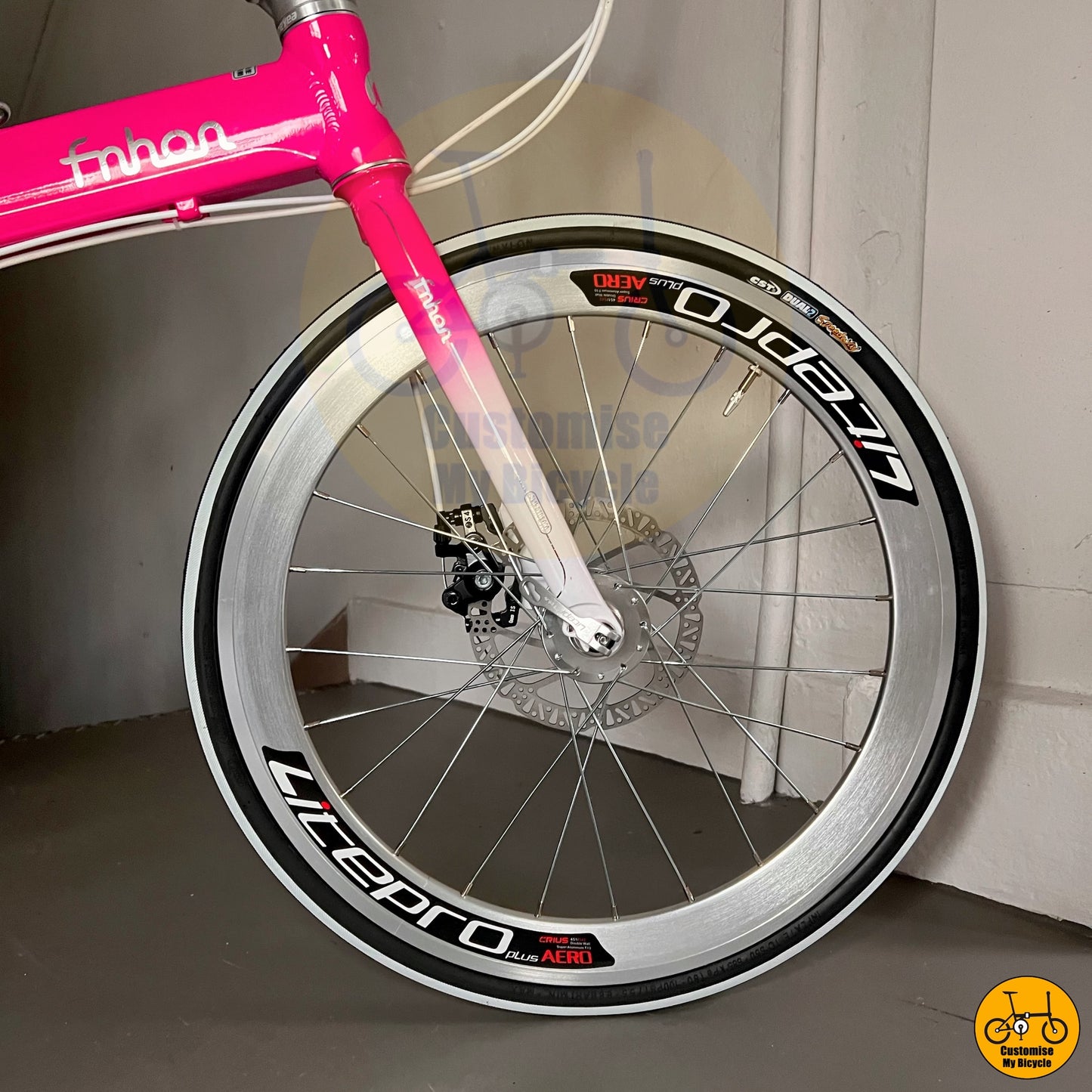 Pink & White Fnhon Blast 22-Inch Foldable Bicycle – Designed for Ladies Who Love to Ride
