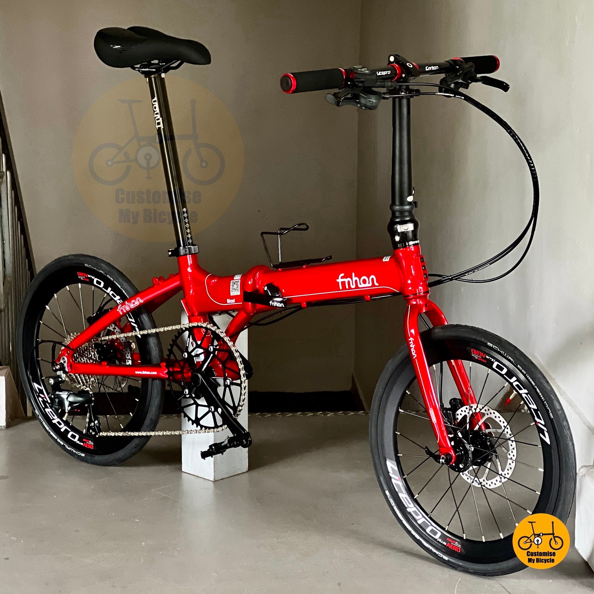 Basikal lipat Fnhon merah dengan gear Shimano 10s dan rim aero – sesuai untuk PCN dan jalan raya