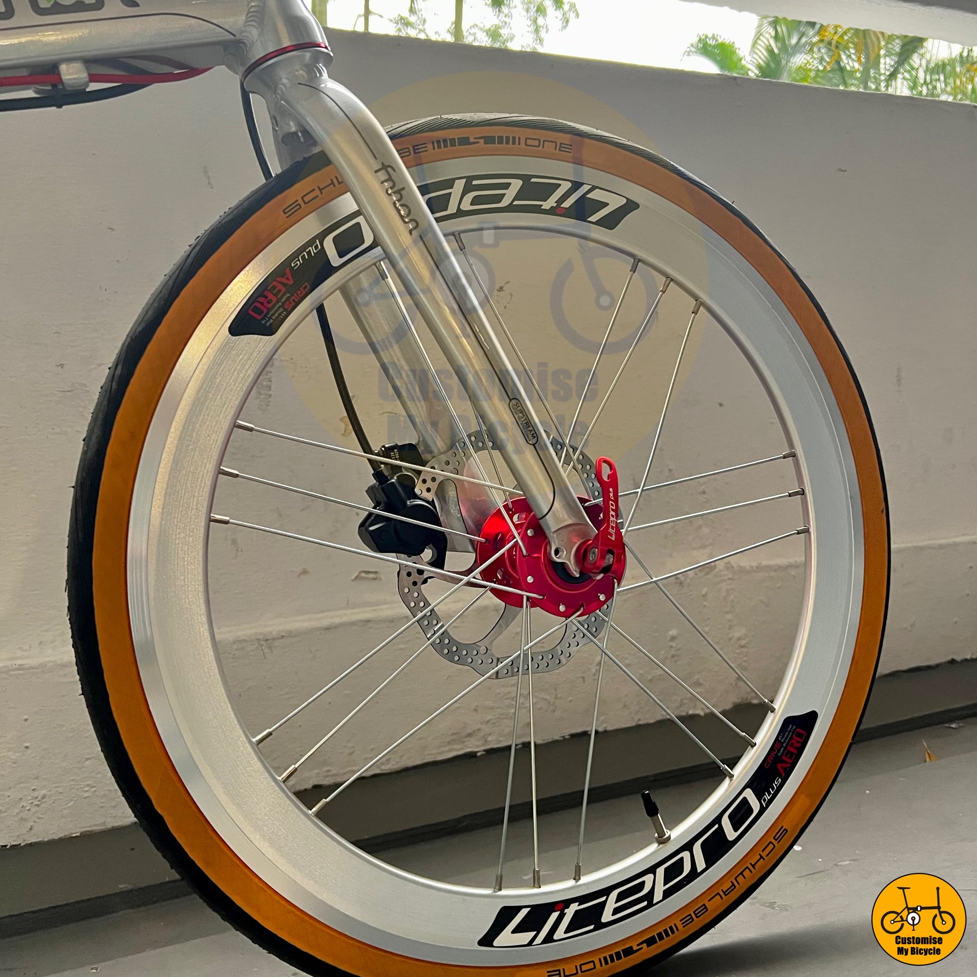 Litepro silver wheel & Schwalbe One tyre on Fnhon Blast 22-Inch Folding Bicycle – A Brompton, Birdy & Tern Alternative
