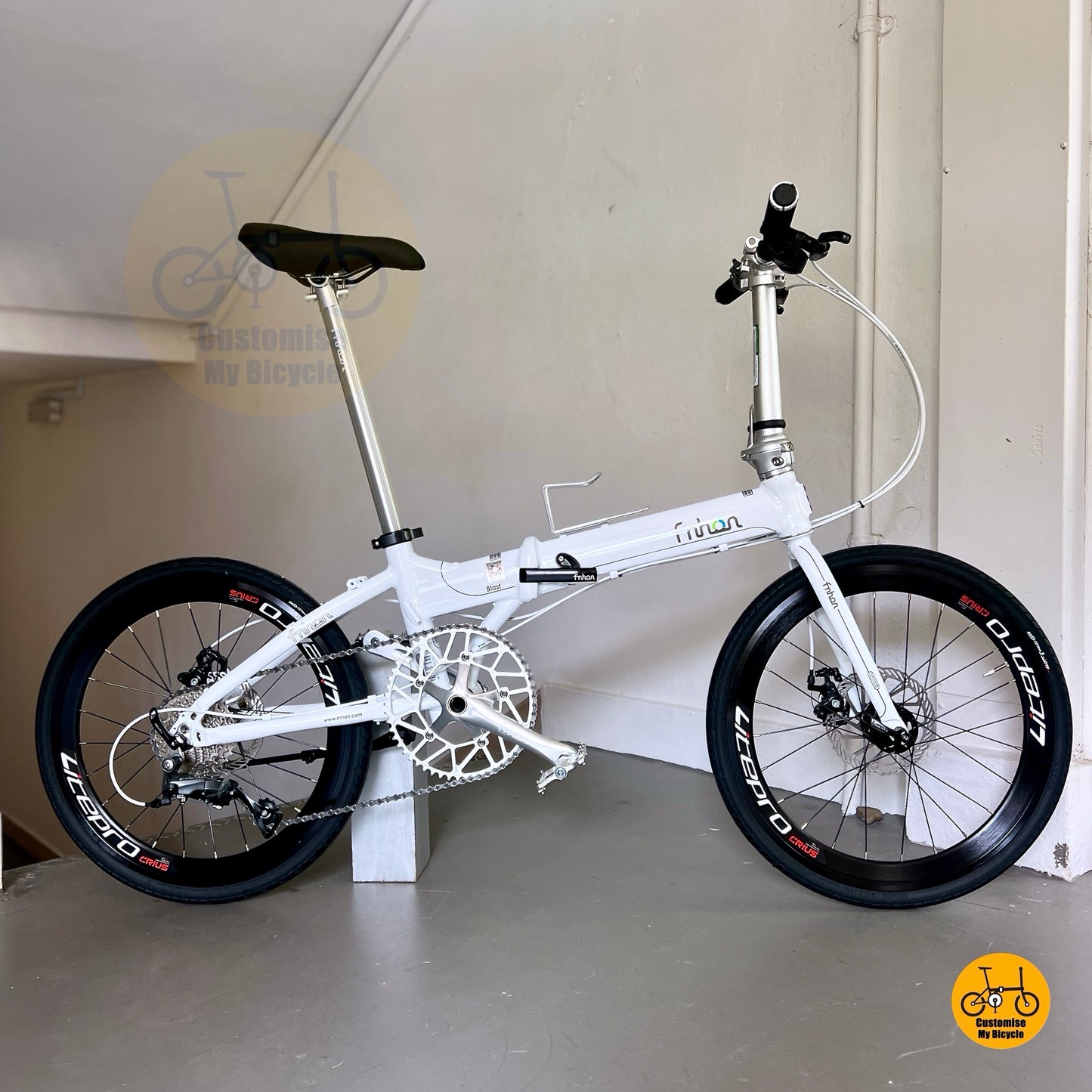 Lightweight Fnhon Blast 22 Inch Folding Bicycle Shimano 9 Gears Urban Commuter Design
