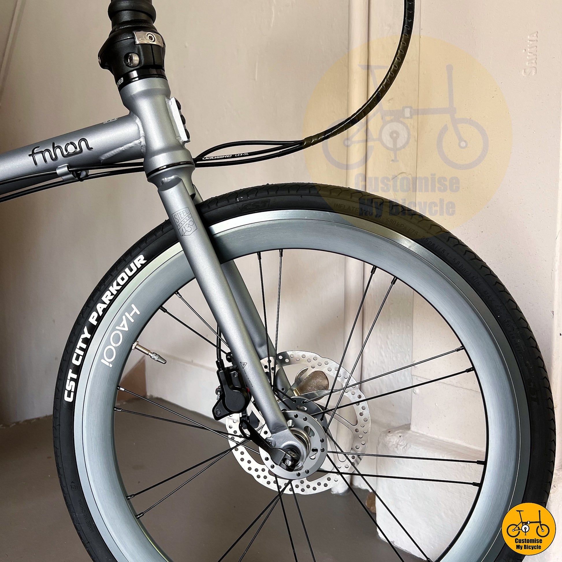 Grey Haooi Wheel Fnhon Gale 22-Inch Foldie – A Smooth & Speedy Ride for Daily Commuting
