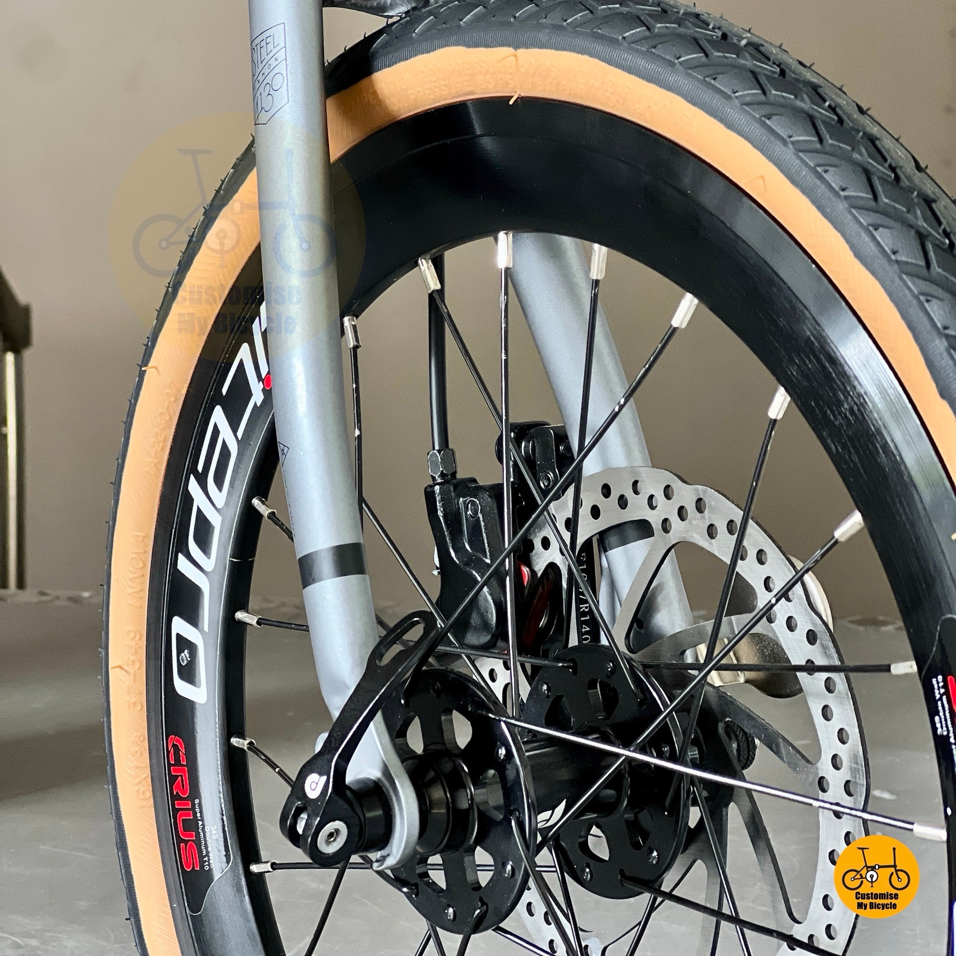 Fnhon Gust folding bike close up litepro high profile smooth front wheels with kenda tyres
