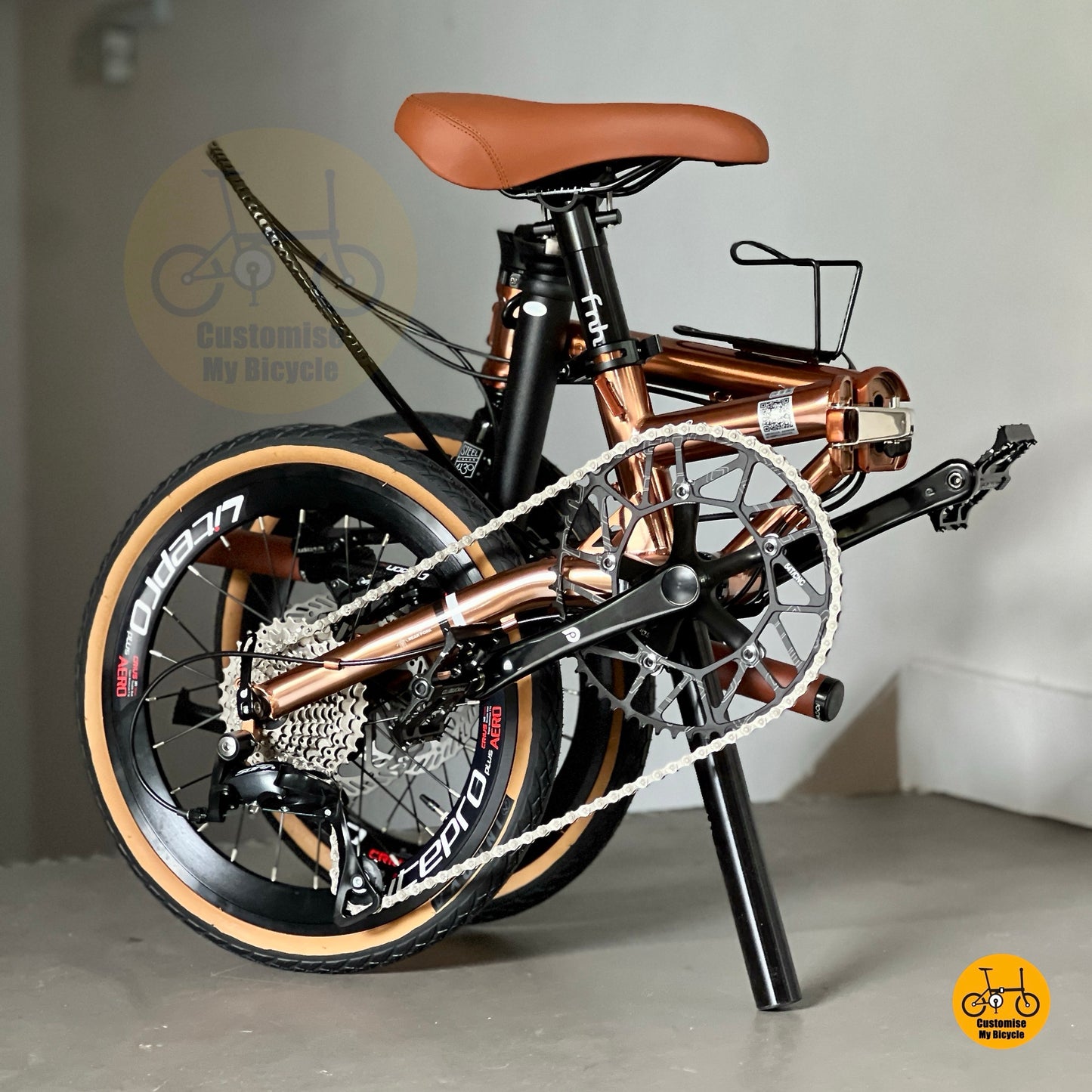 Folded size of Fnhon Gust 18 inch Rose Gold colour tone, slim folding frame and elegant proportions