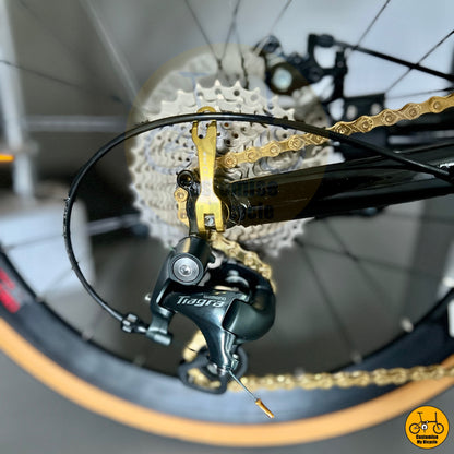 Performance folding bike with efficient transmission and smooth ride
