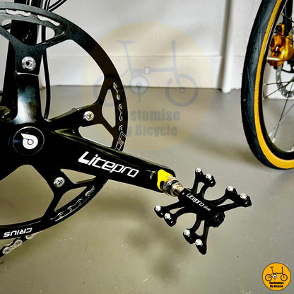 City commuting foldable bike with smooth Litepro quick release K5 pedals and chainring
