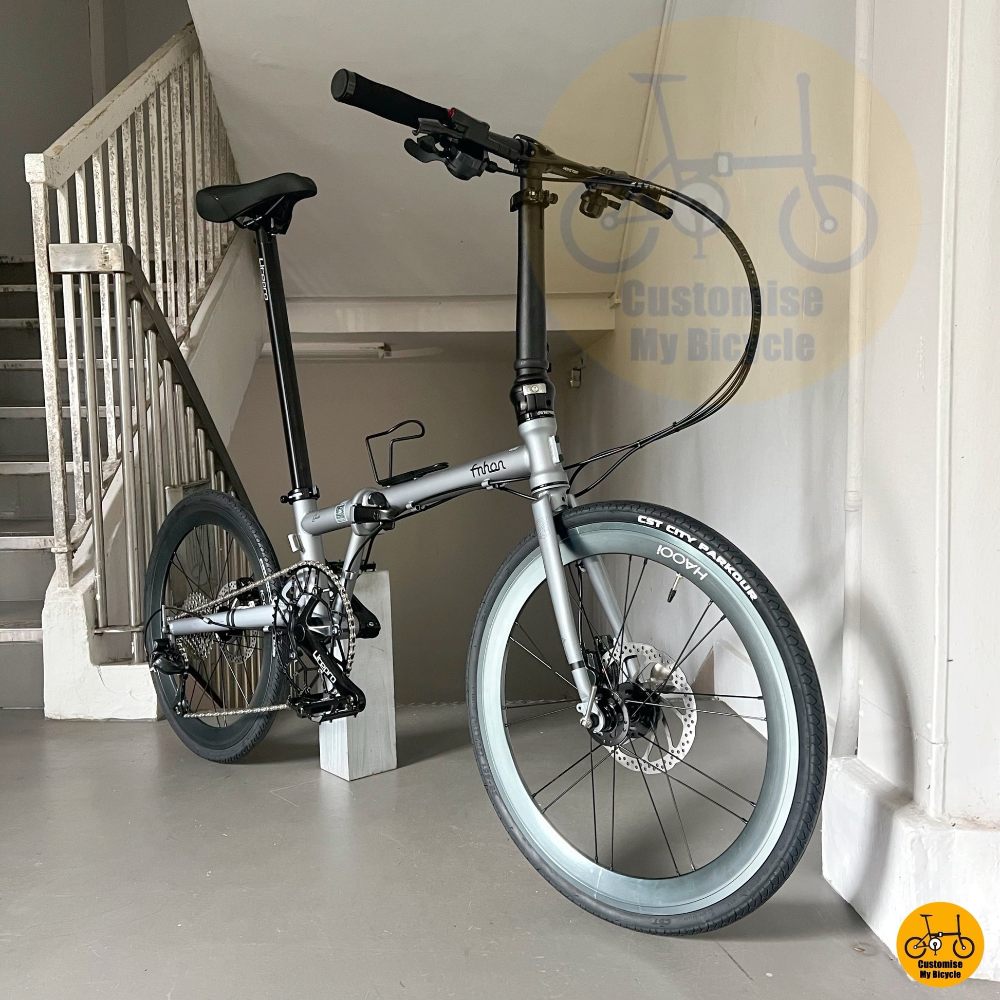 Fnhon Gust 22-inch Lipat Bandar Rangka Abu Kelabu & Brek Hidraulik Premium
