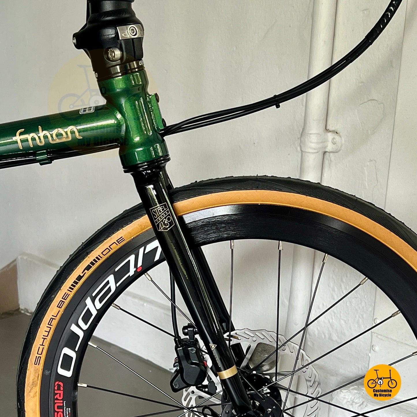 Fnhon Gust folding bicycle Schwalbe One tyre tread close up
