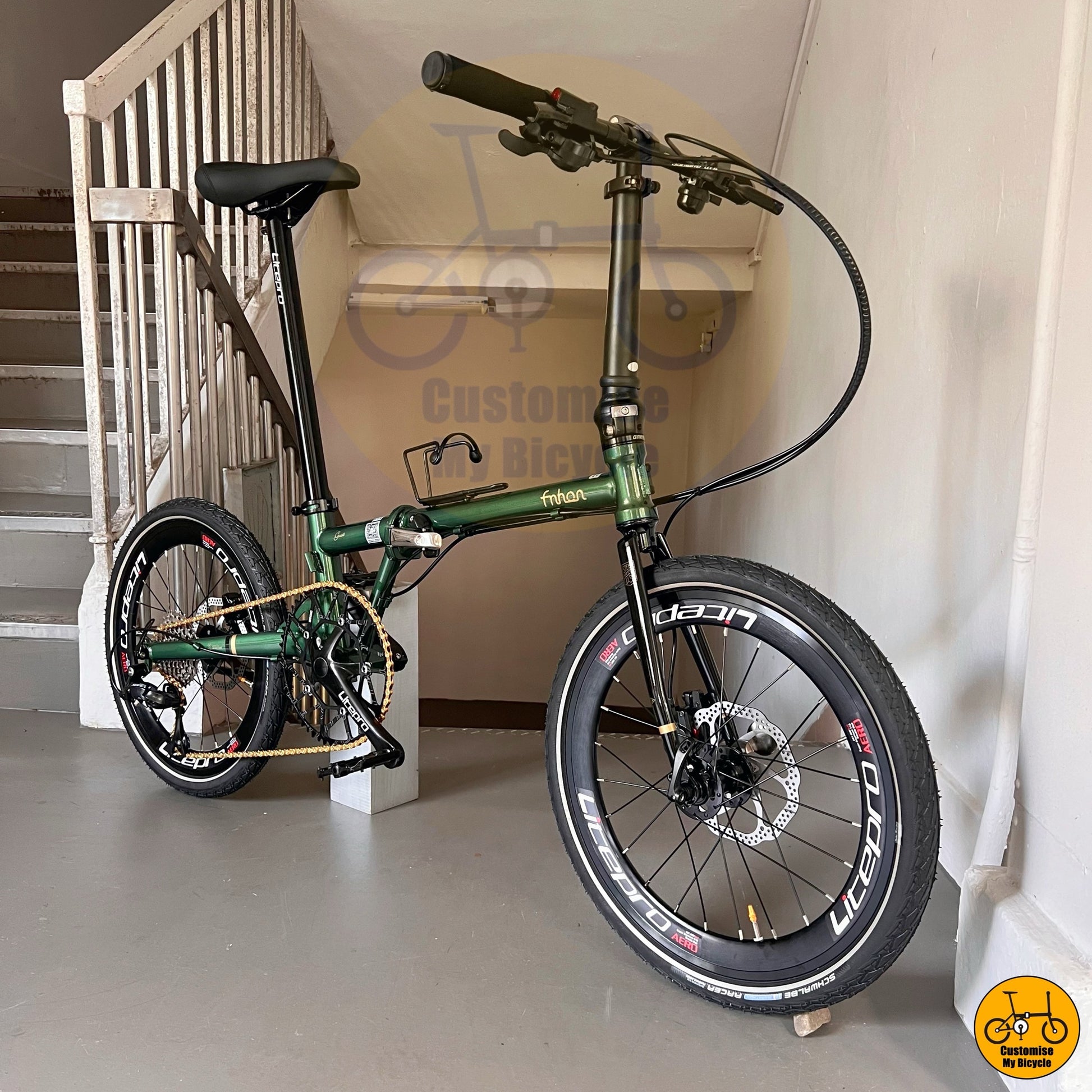 Basikal lipat Fnhon Gust 20 inci warna hijau zamrud dengan brek hidraulik dan gear Shimano  
