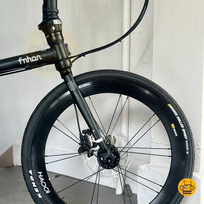 Fnhon Gust 22 inch folding bike all matte black side view

