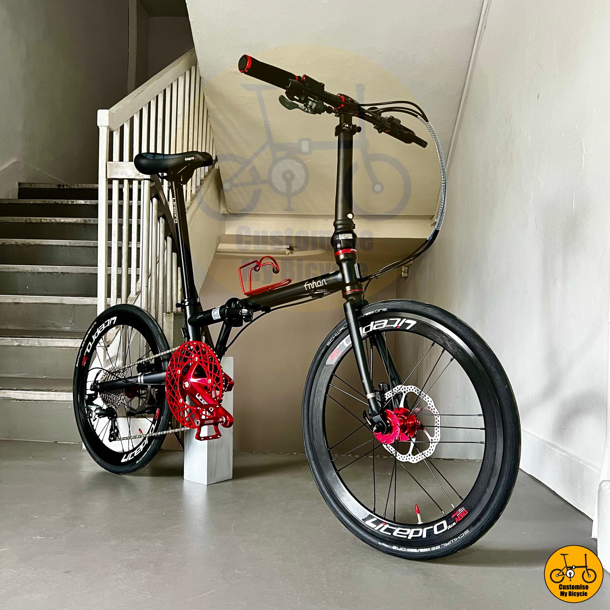 Red-Accented Fnhon Gust 22-inch Compact Foldie – Car Alternative for Efficient City Commuting
