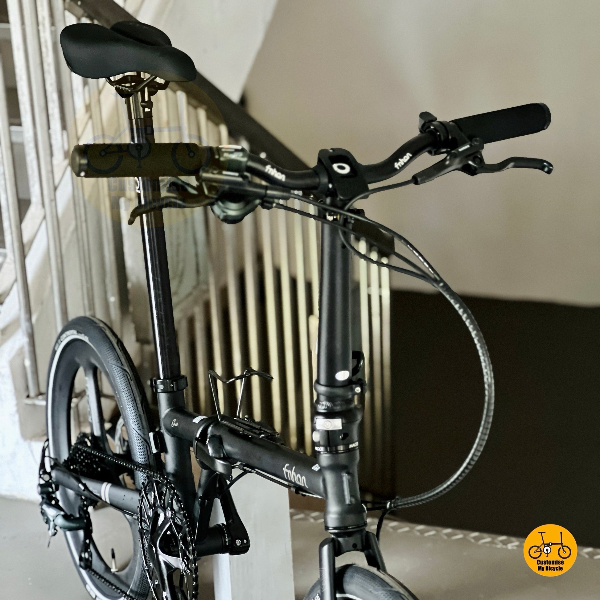 Fnhon Gust matte black folding bike adjustable handle post seat post detail
