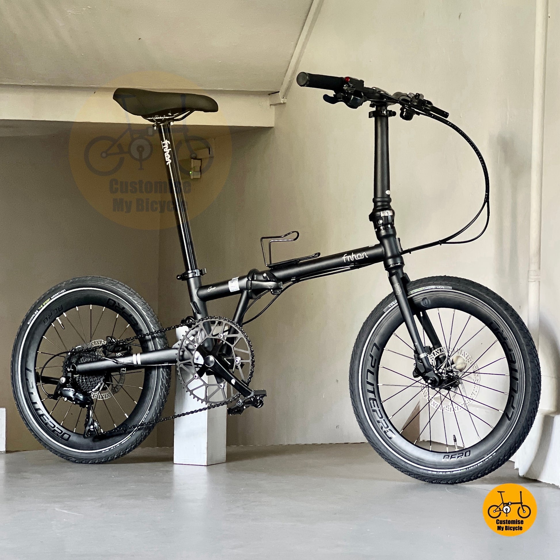 Fnhon Gust matte black folding bike side view  
