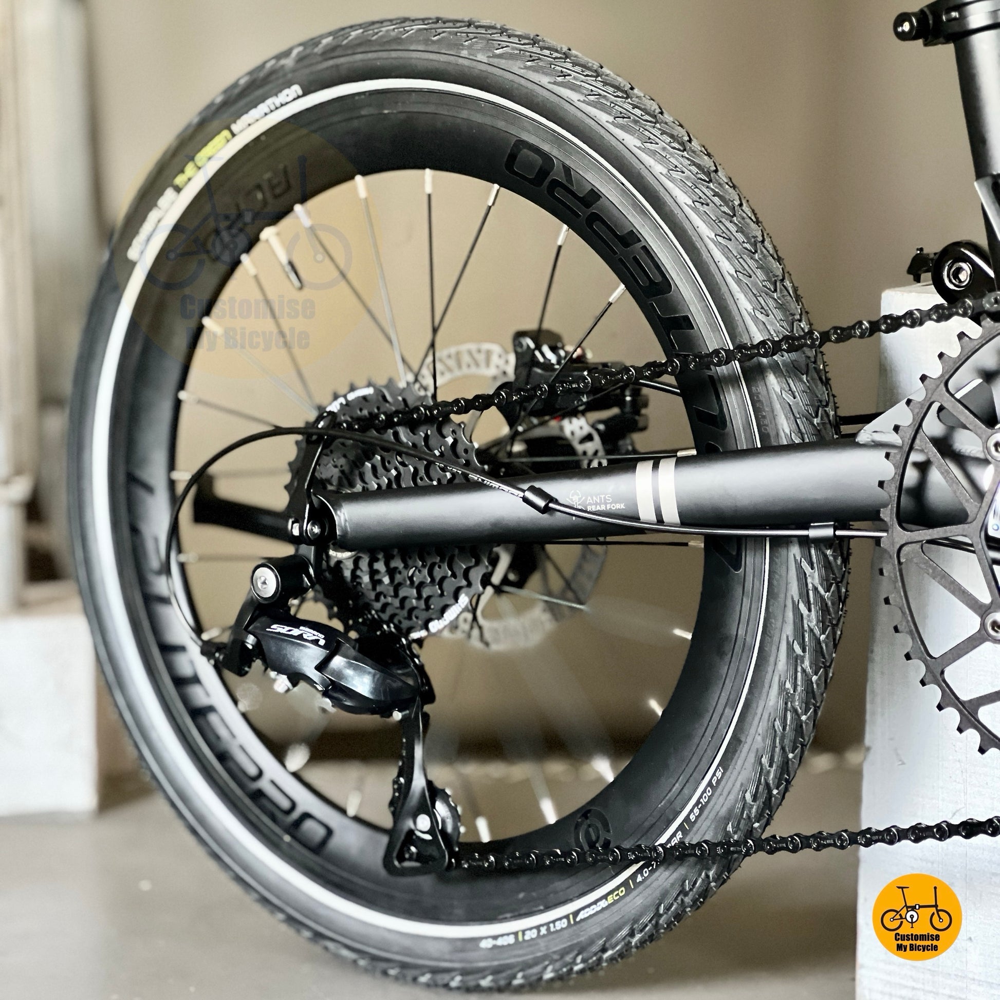 Shimano 9 speed drivetrain on Fnhon Gust  
