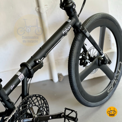 Front angle showing Crius carbon trispoke wheelset and disc brake setup
