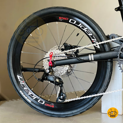 Fnhon Gust folding bike close up Shimano 9 speed drivetrain smooth gear shifting system
