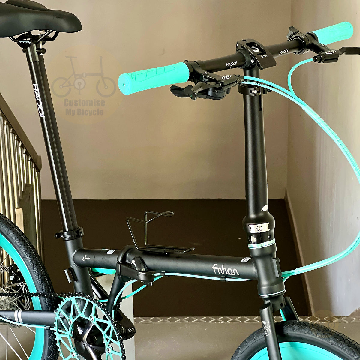 Fnhon Gust 20" Matte Black foldable bicycle with Shimano 9 gears