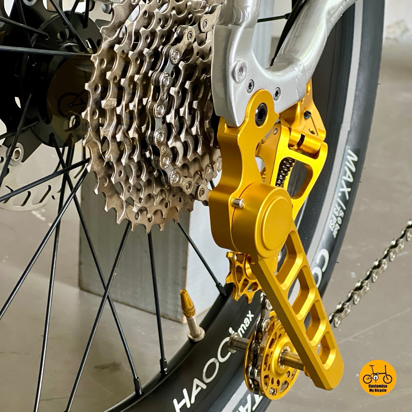 Fnhon GT20 folding bike close up of GT20 dedicated 10 gears drivetrain system