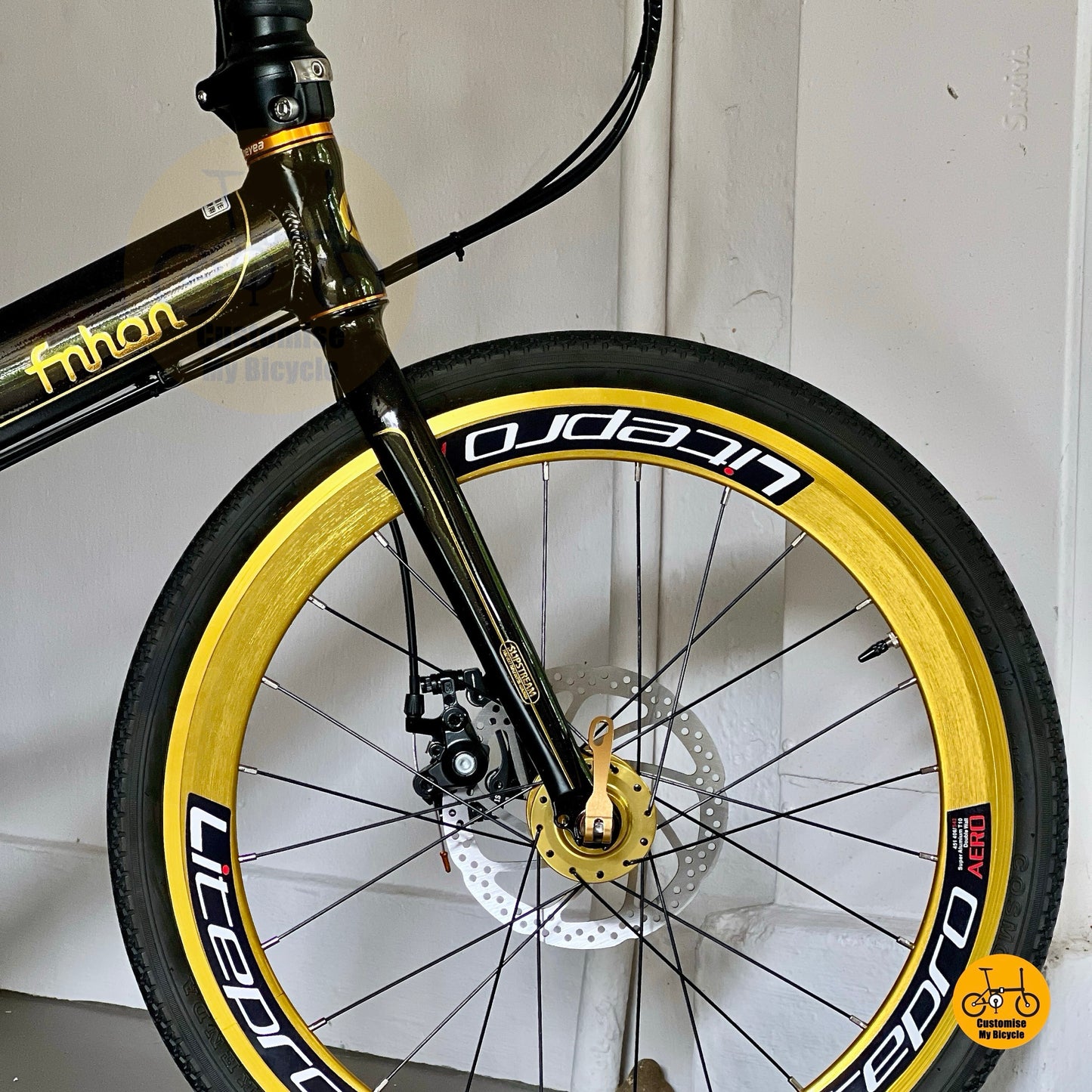 Close up of Kenda CST all terrain tyre on 22 inch folding bike
